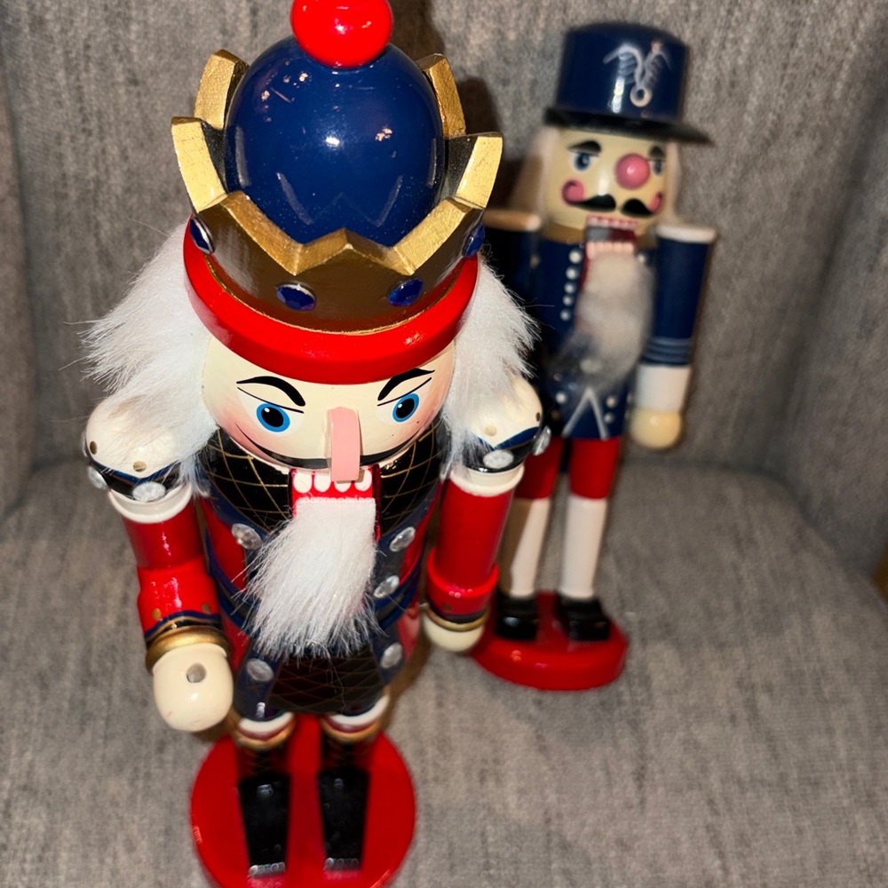 Classic Nutcrackers you get both - Picture 2 of 4